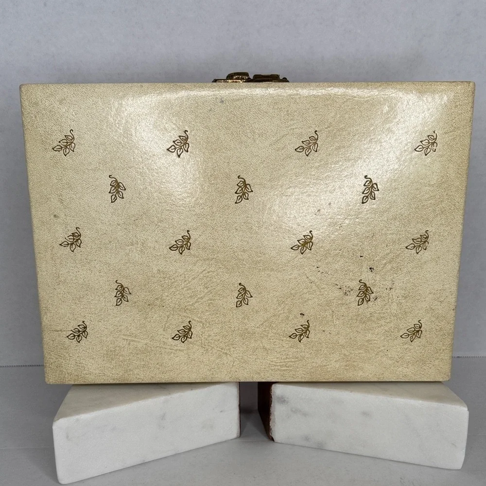 Vintage 1970's Cream and Gold Leaf Pattern Faux Leather Jewelry Box no key